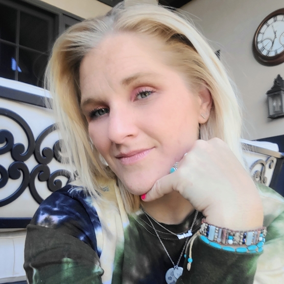 Meet your Posher, Sarah a.k.a. Sherbert💕 - Picture 1 of 1